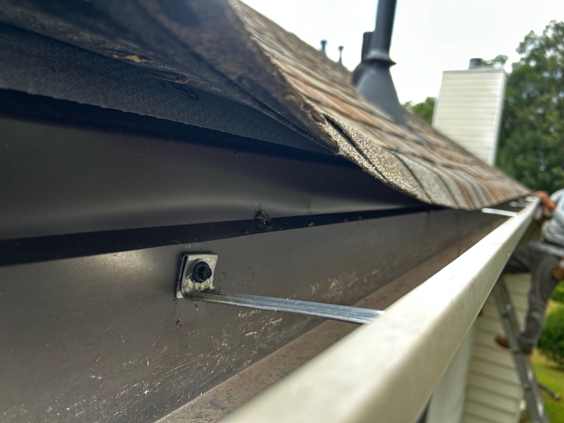 Seamless gutter system customization